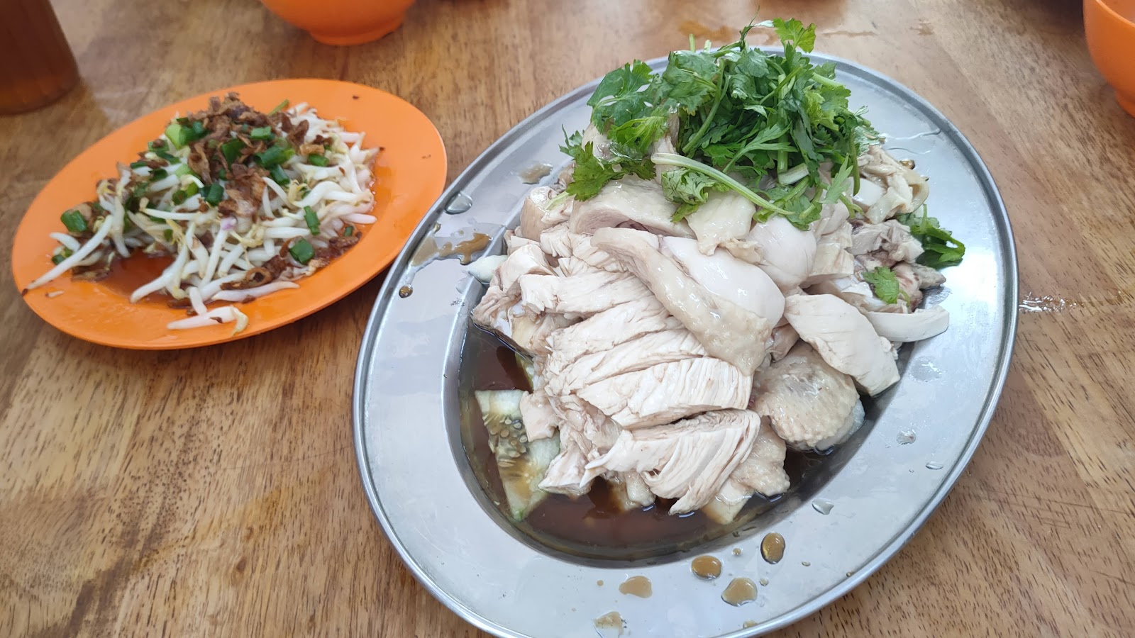 Satu Orang Ayam Biasa 半隻普通雞